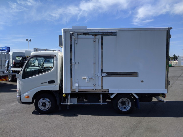 日野デュトロ冷凍車（冷蔵車）小型（2t・3t）[写真11]