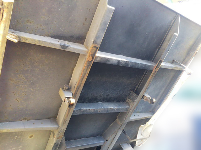 トヨタトヨエースダンプ小型（2t・3t）[写真10]