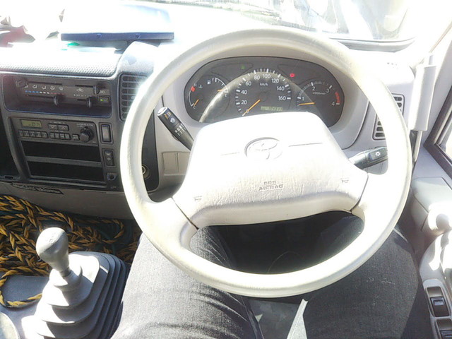 トヨタトヨエースダンプ小型（2t・3t）[写真23]