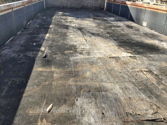 いすゞフォワード平ボディ中型（4t）[写真11]