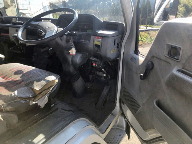 三菱ふそうキャンタークレーン4段小型（2t・3t）[写真21]