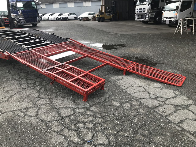 三菱ふそうキャンターキャリアカー小型（2t・3t）[写真10]