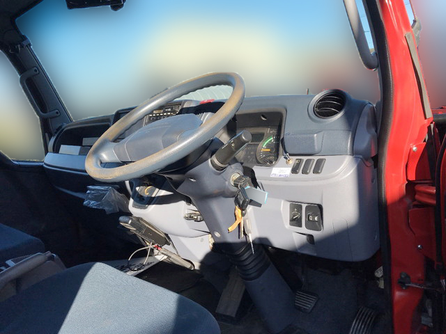 三菱ふそうキャンターアルミバン小型（2t・3t）[写真30]