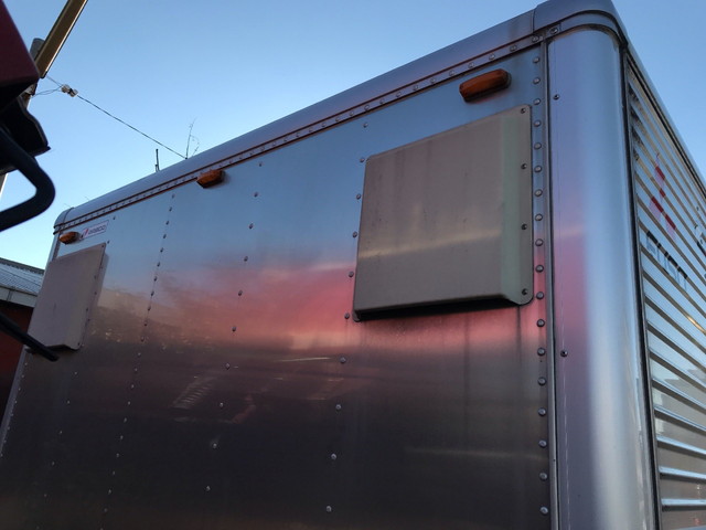 三菱ふそうキャンターアルミバン小型（2t・3t）[写真07]