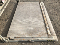 いすゞエルフ平ボディ小型（2t・3t）[写真18]