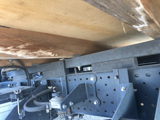 いすゞエルフ平ボディ小型（2t・3t）[写真25]