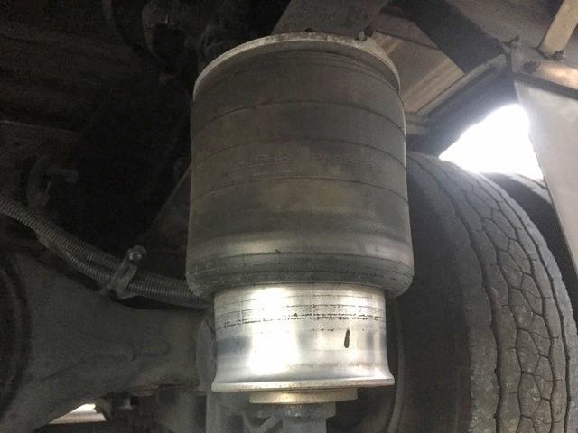 いすゞギガアルミウイング大型（10t）[写真23]