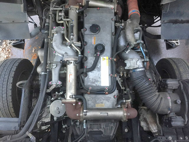 いすゞギガアルミウイング大型（10t）[写真26]