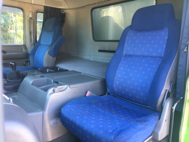 いすゞギガアルミウイング大型（10t）[写真33]