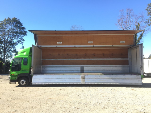 いすゞギガアルミウイング大型（10t）[写真06]