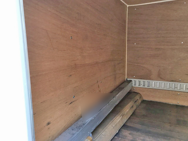 三菱ふそうキャンターアルミバン小型（2t・3t）[写真10]