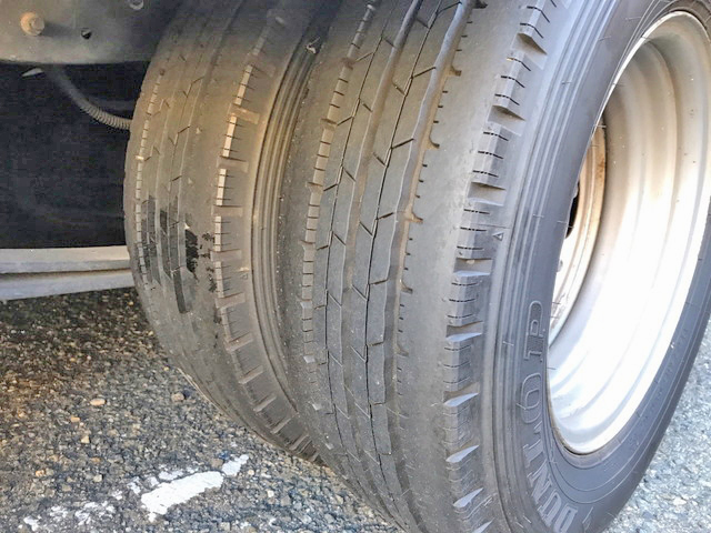 三菱ふそうキャンターアルミバン小型（2t・3t）[写真15]