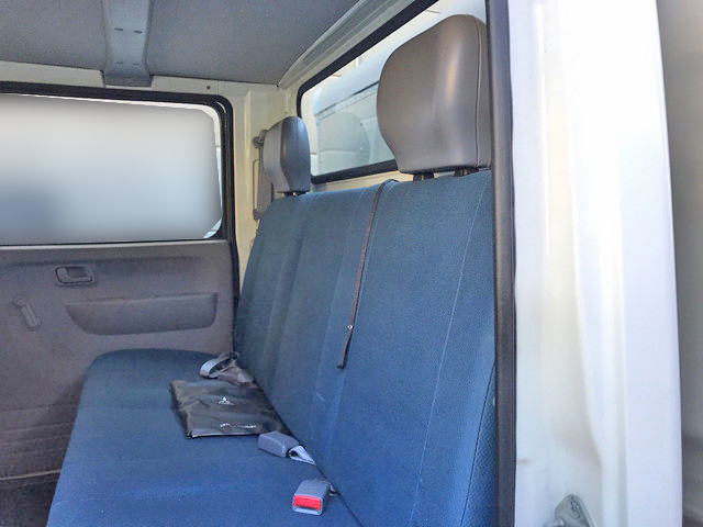 三菱ふそうキャンターアルミバン小型（2t・3t）[写真24]
