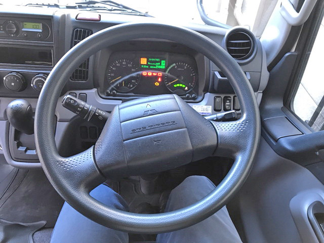 三菱ふそうキャンターアルミバン小型（2t・3t）[写真31]