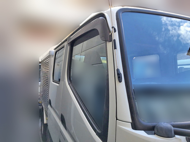 三菱ふそうキャンターアルミバン小型（2t・3t）[写真04]