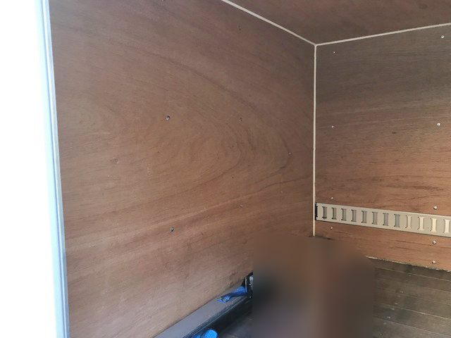 三菱ふそうキャンターアルミバン小型（2t・3t）[写真08]