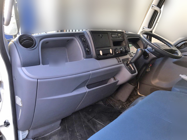 三菱ふそうキャンターアルミバン小型（2t・3t）[写真26]