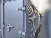 三菱ふそうキャンターアルミバン小型（2t・3t）[写真02]