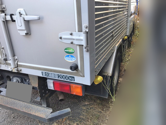 三菱ふそうキャンターアルミバン小型（2t・3t）[写真03]