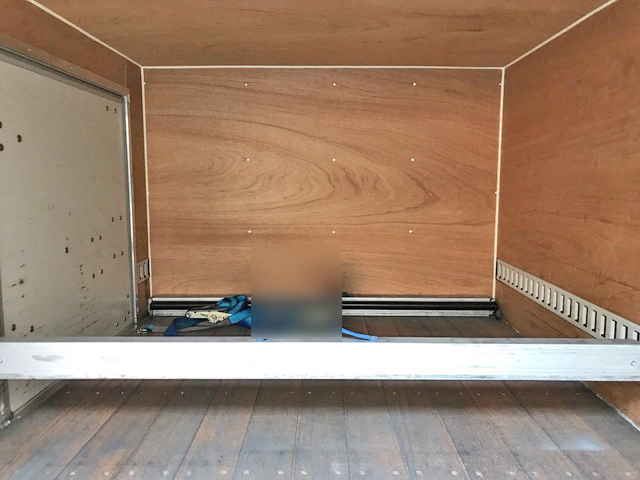 三菱ふそうキャンターアルミバン小型（2t・3t）[写真05]