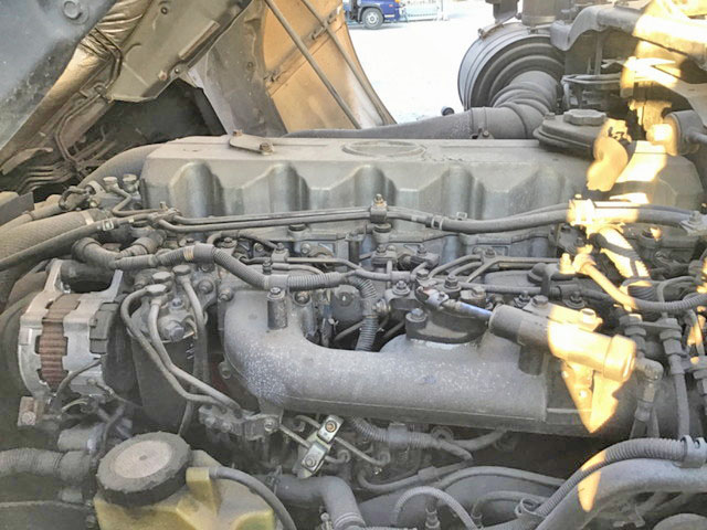 日野プロフィア幌ウイング大型（10t）[写真21]