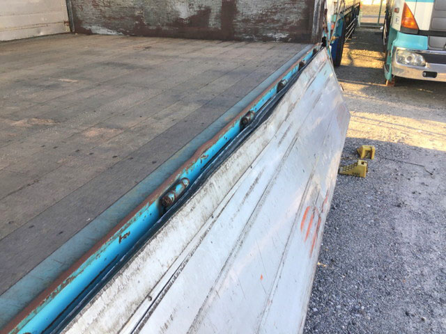 日野プロフィア幌ウイング大型（10t）[写真06]