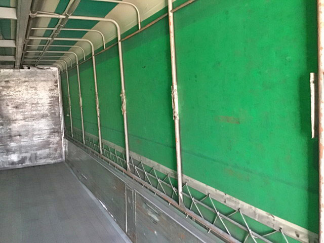 日野プロフィア幌ウイング大型（10t）[写真09]