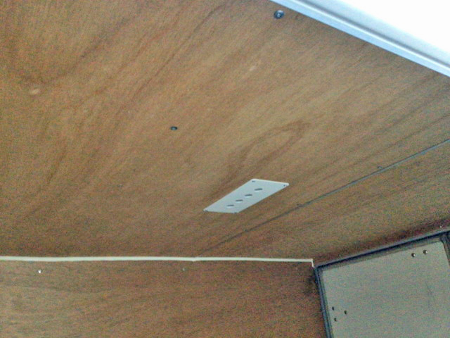 三菱ふそうキャンターアルミバン小型（2t・3t）[写真13]