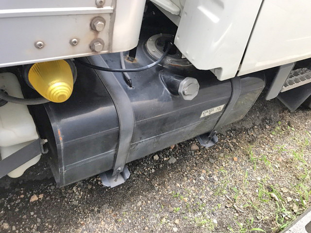 三菱ふそうキャンターアルミバン小型（2t・3t）[写真20]