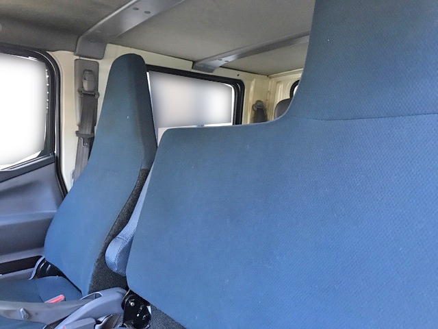 三菱ふそうキャンターアルミバン小型（2t・3t）[写真31]