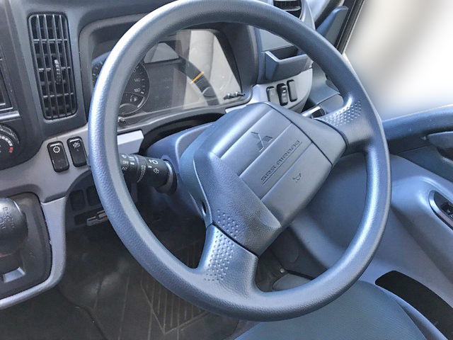 三菱ふそうキャンターアルミバン小型（2t・3t）[写真36]