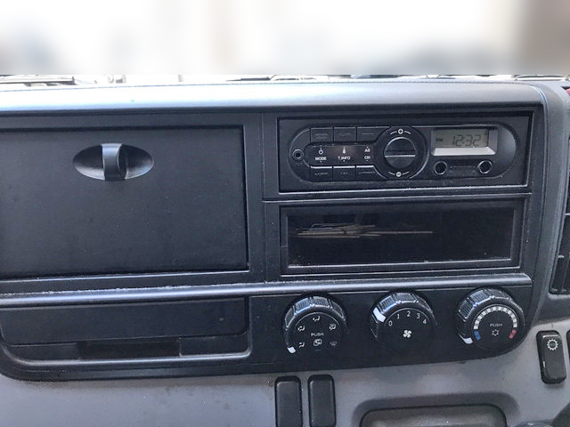 三菱ふそうキャンターアルミバン小型（2t・3t）[写真37]