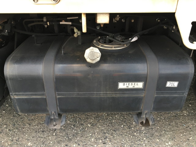 三菱ふそうキャンター平ボディ小型（2t・3t）[写真14]