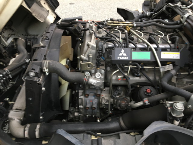 三菱ふそうキャンター平ボディ小型（2t・3t）[写真22]