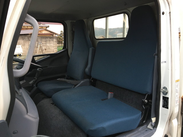三菱ふそうキャンター平ボディ小型（2t・3t）[写真27]