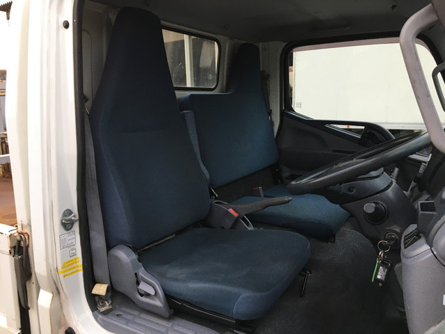 三菱ふそうキャンター平ボディ小型（2t・3t）[写真28]
