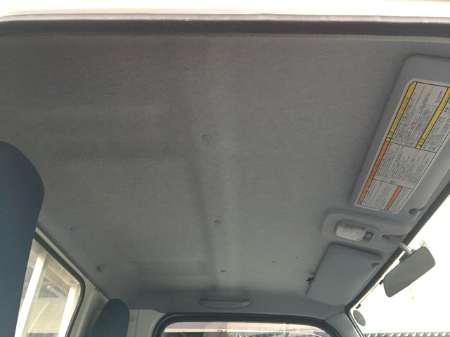 三菱ふそうキャンター平ボディ小型（2t・3t）[写真29]