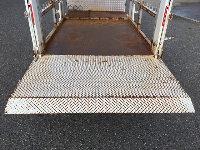 三菱ふそうキャンター平ボディ小型（2t・3t）[写真09]