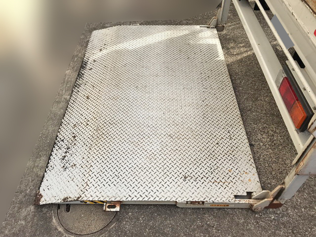 三菱ふそうキャンターアルミバン小型（2t・3t）[写真16]