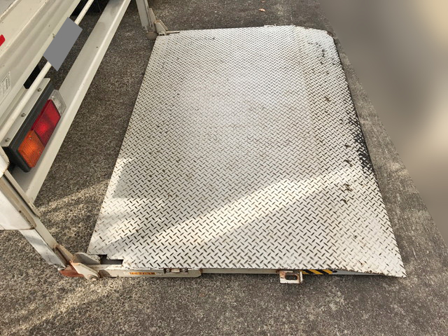 三菱ふそうキャンターアルミバン小型（2t・3t）[写真17]