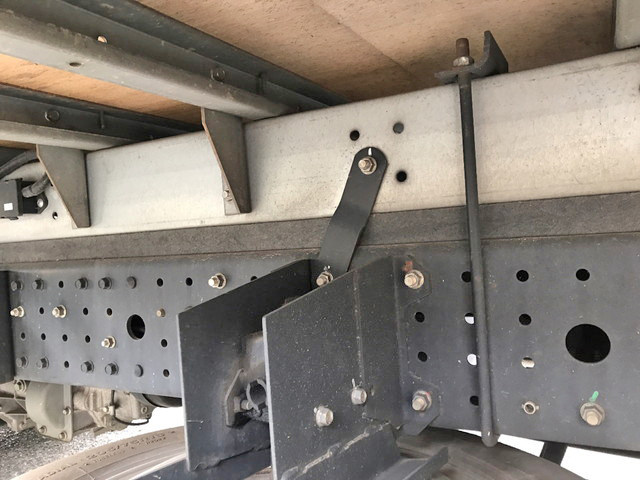 三菱ふそうキャンターアルミバン小型（2t・3t）[写真22]