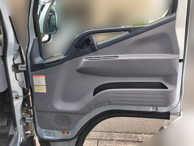 三菱ふそうキャンターアルミバン小型（2t・3t）[写真31]