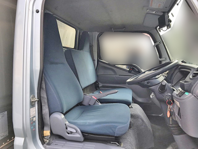 三菱ふそうキャンターアルミバン小型（2t・3t）[写真34]