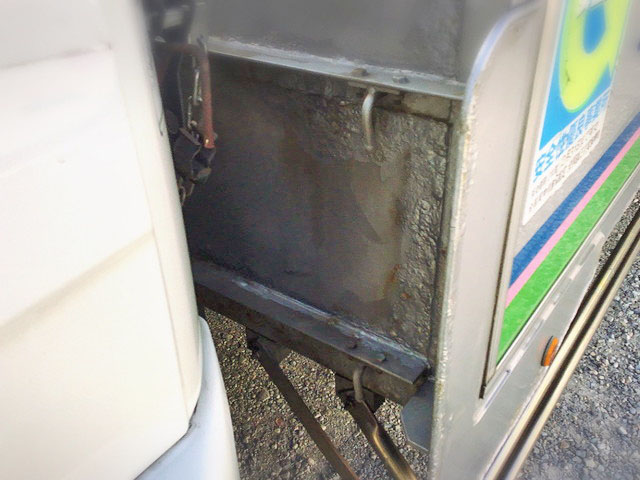 三菱ふそうファイターオープントップバン中型（4t）[写真04]