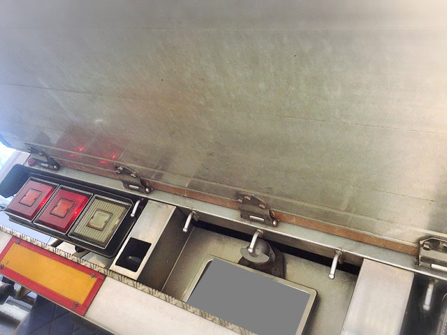 三菱ふそうファイターオープントップバン中型（4t）[写真09]