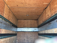 三菱ふそうキャンターアルミバン小型（2t・3t）[写真12]