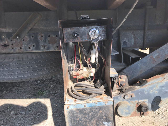 三菱ふそうキャンターアルミバン小型（2t・3t）[写真22]