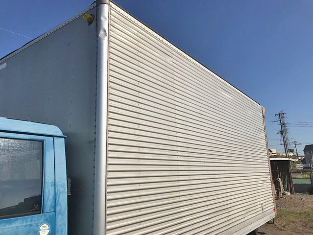 三菱ふそうキャンターアルミバン小型（2t・3t）[写真07]