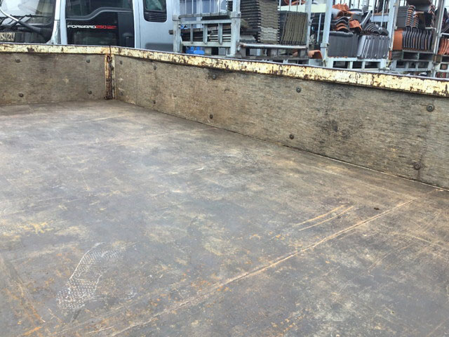 いすゞエルフ平ボディ小型（2t・3t）[写真11]