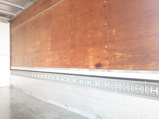 三菱ふそうキャンターアルミウイング小型（2t・3t）[写真10]